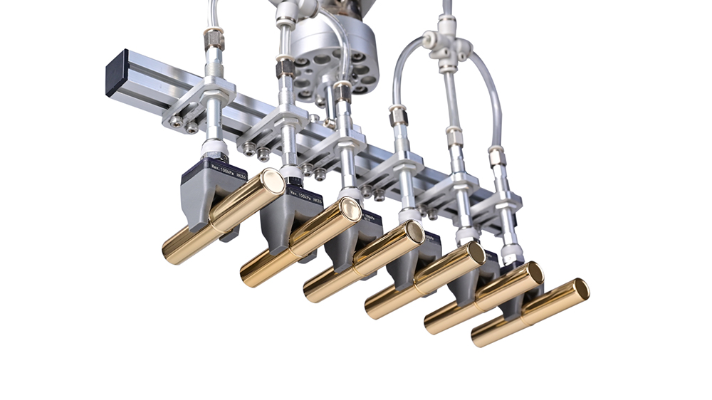 2026美妆智造进阶：柔触温柔“握”住口红管